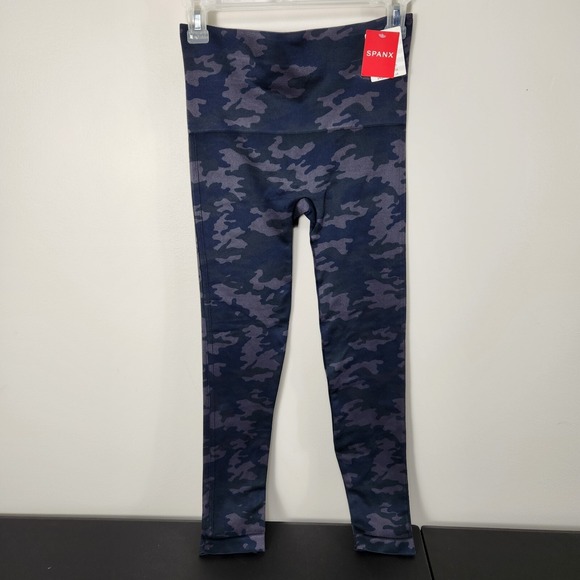 SPANX Pants - NWT SPANX Look At Me Now Seamless Leggings Gray Blue Camo Size M